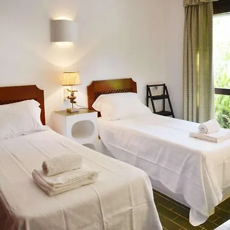 Villa Deluxe Albufeira Villa Silves Deluxe 3 Bedrooms Fenced Swimming Pool Perfect Or Famili Olhos de Agua (Albufeira)